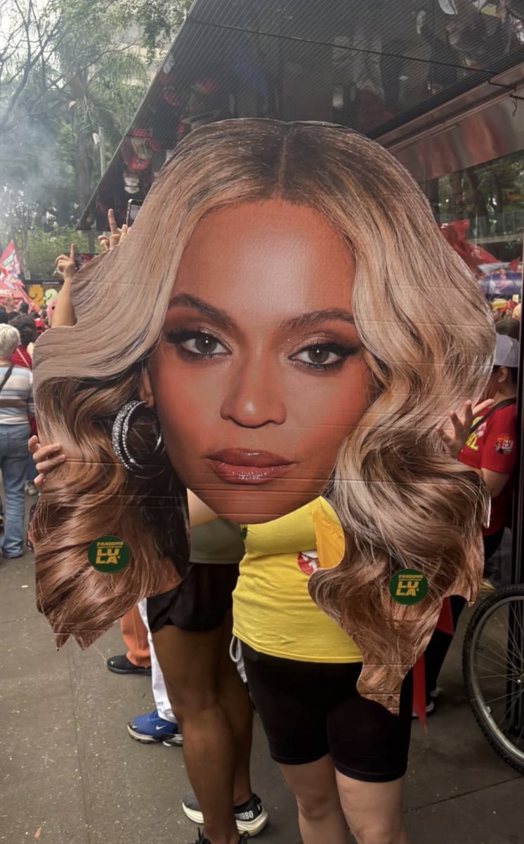 beyoncebrasil's tweet photo. AGORA NA PAULISTA, GENTE KKKKKKKK https://t.co/Moh5A6uDCE