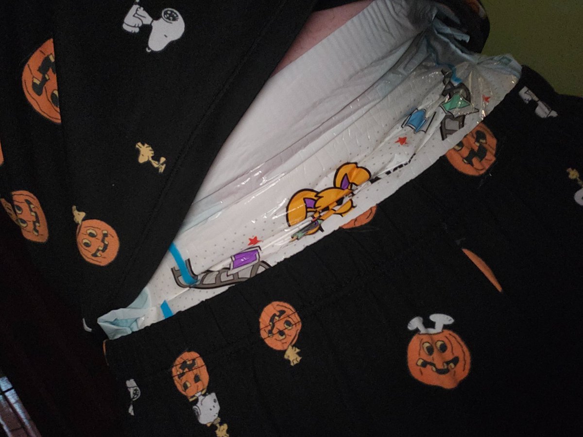 KleinerRicker's tweet photo. [CW: Messing]

"See, kitten? This is why we wait sometimes. I know your schedule."

Uh huh. 😸

"All fresh and clean. Now, how about you go and play or watch cartoons?" 

😺 Cawtoons!

#PaddedAgeRe #DiaperBoy https://t.co/sqgDXYu1BB