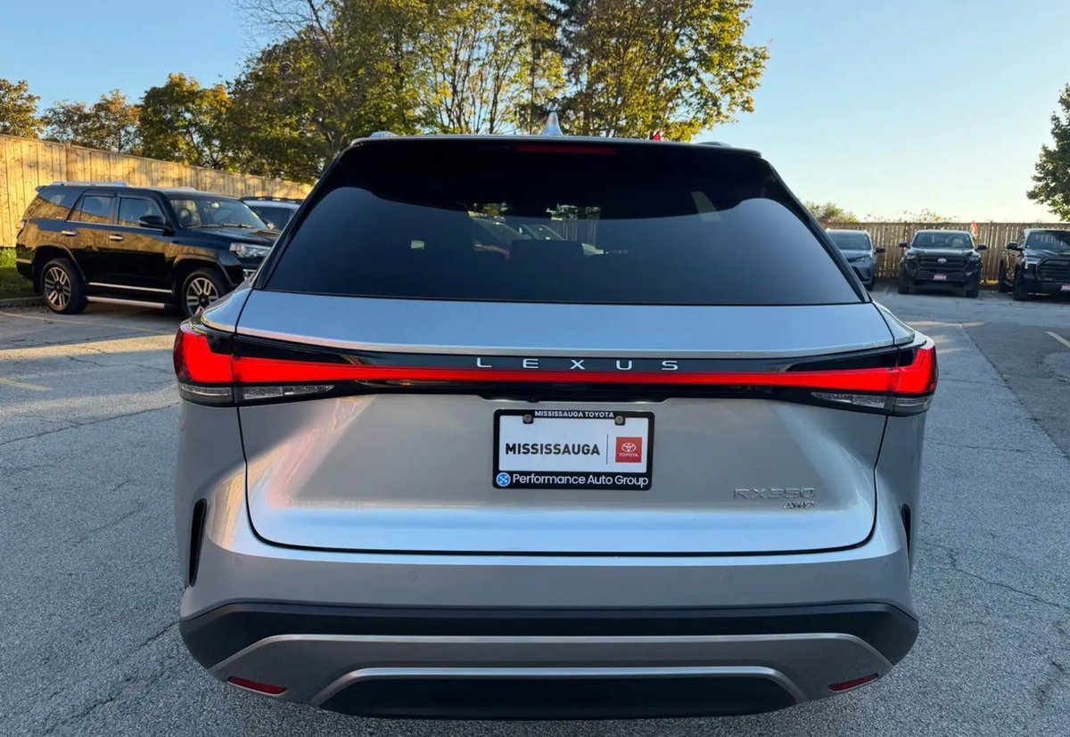 Millishield01's tweet photo. Without credit facilities and auto financing...
A lot of us in Canada can afford to buy this type of car with cash.
2024 Lexus RX 350 Premium Pkg. https://t.co/Xrv7Risc9X