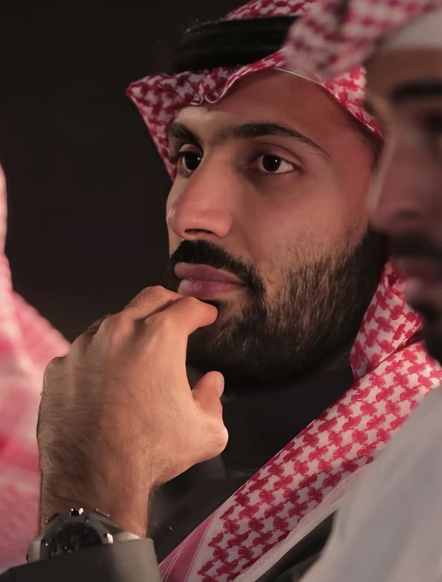 venume_'s tweet photo. عقمو بصركم شوي بملامح آل سعود💚 https://t.co/BqoH2TG3yt
