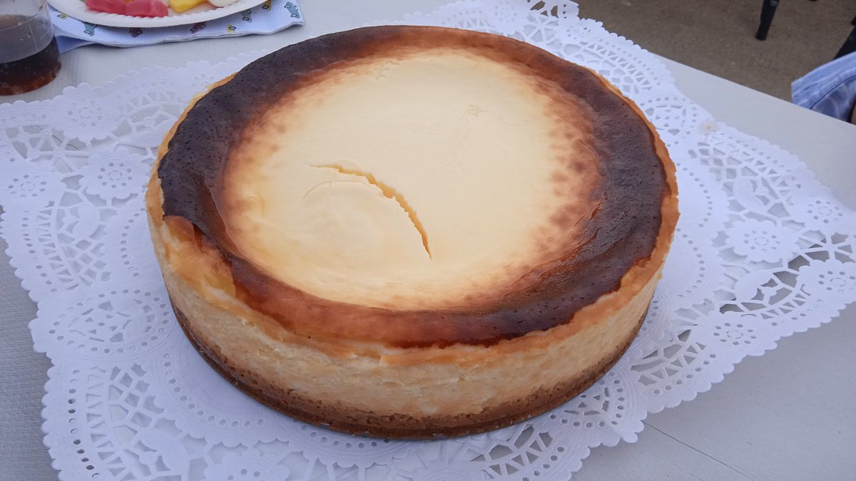 themorpheustime's tweet photo. Hice más tarta de queso para otro cumpleaños. La tarta ha desaparecido en menos de una hora https://t.co/cK3QWGYQAv