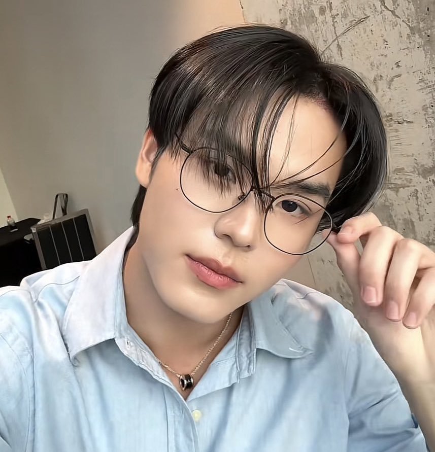patoptc0hik's tweet photo. @PKrittanun I hope you never forget just how deeply you are loved. 🤍 Even when the world gets loud and certain words hurt, remember that there are people who genuinely love you, believe in you, and wish to see you happy. I’m proud of you, of your courage, and of the...+ https://t.co/JzlbDYy8fD