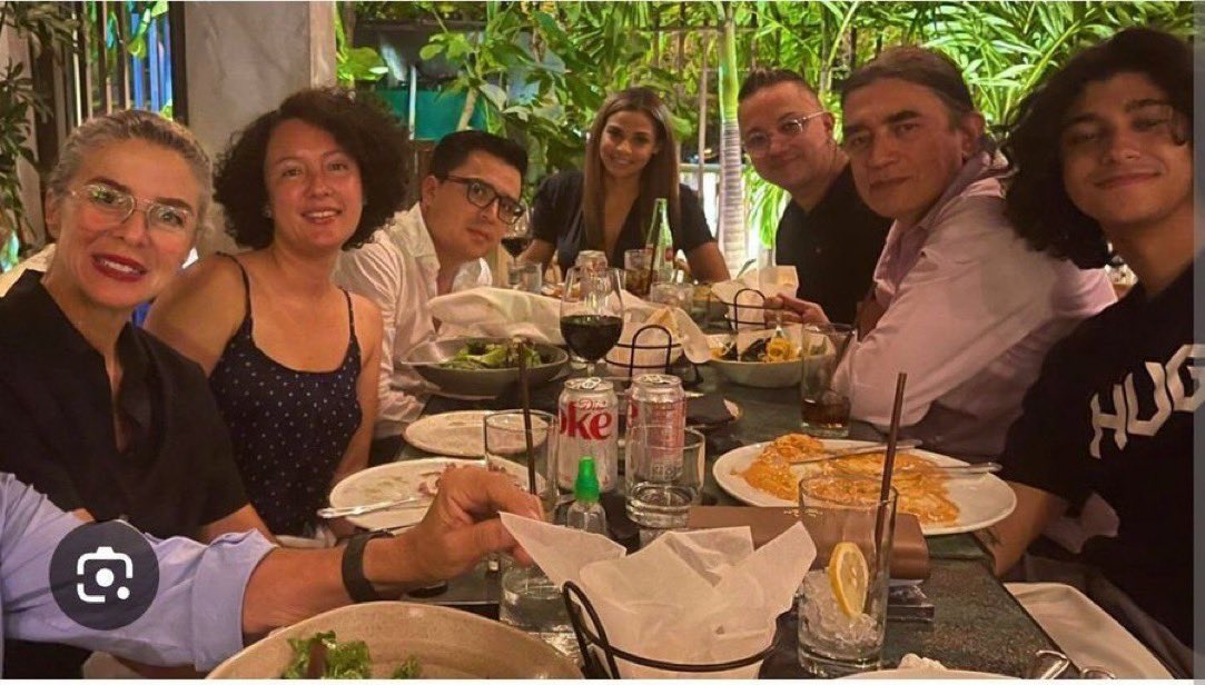 chechosangui's tweet photo. Fue el mismo Alejo Villanueva el que, por una foto que se tomó el ministro Beltrán junto a su esposa y sus hijos durante cuatro horas de descanso que estuvo en la playa, pidió la cabeza del ministro. Pero salió a defender a muerte a Lara, quien contrataba petristas como su socio Saavedra.