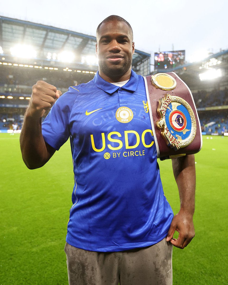 footballontnt's tweet photo. Daniel Dubois with a week to remember 🤩

17th October: Defends heavyweight world title 🥊
24th October: In attendance for Chelsea vs Spurs ⚽ https://t.co/0EBRmZDt5q