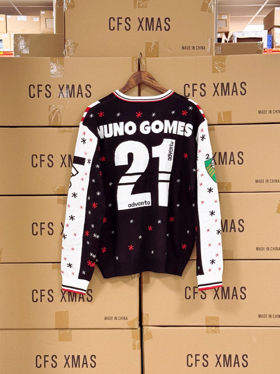 classicshirts's tweet photo. 🎅🎄🎁⛄ It's time to reveal our new Christmas jumpers...

Next up we have our Nuno Gomes #21 Presente Christmas Jumper!

Dropping at 12pm (UK Time) on October 28th. https://t.co/vgpTOTDJqF