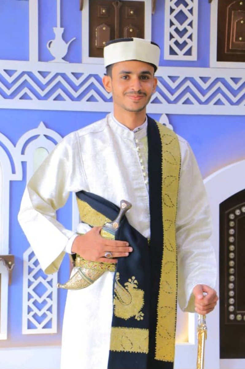 swede0buxjv's tweet photo. تكريمًا للشهيد الكريم ولتضحياته وأسرته العظيمة،

الجميع مدعو لتشييع الجثمان الطاهر يوم غدٍ الأحد
14 جمادى الأولى 1448هـ الموافق
 25 / 10 / 2026م
الساعة الثامنة صباحًا.

حيث سيتحرك الموكب من مستشفى الكويت إلى الجامع الكبير بقرية القابل للصلاة عليه ثم إلى روضة الشهداء بقرية القابل. https://t.co/71IPpJvvl9
