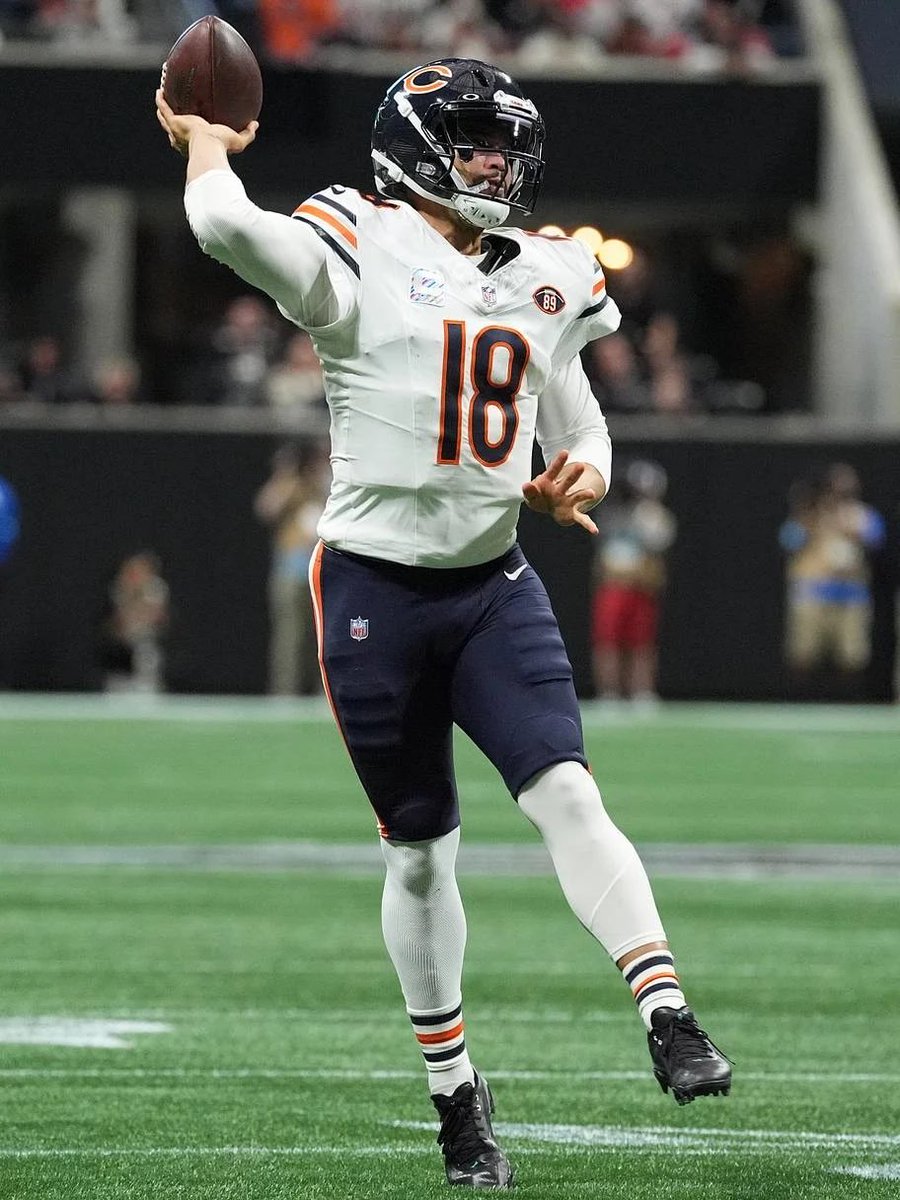 bearszn's tweet photo. Tom Brady is a big advocate for these cleats. They’re designed to reduce the chances of knee and ankle injuries. The CEO of @caddixcleats offered to cover NFL fines while Caleb Williams continues to wear them. 

I’m glad Caleb is prioritizing his health on the field. https://t.co/y7OADQ7deU