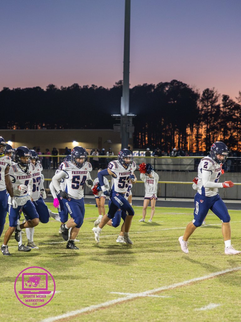 AFHS_PatsSports's tweet photo. Patriot Point and Shoot 📸: Comeback kids! 🏈 (Photography credit: Emma Robke and Elliott Sykes) #PatFam #RepAFHS https://t.co/stPvV2B7Bt