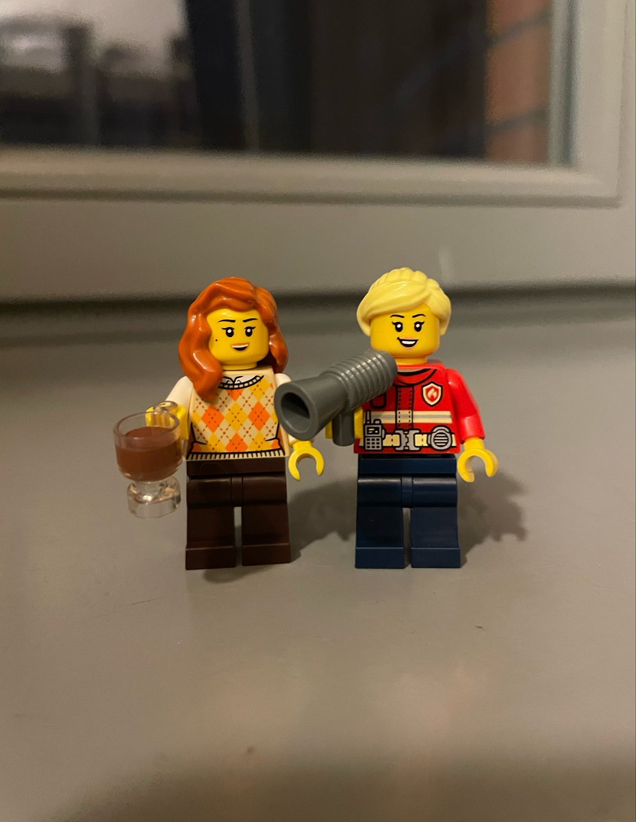 laacreatrs's tweet photo. maya and carina as lego figures made by @welsydls and me😋 (she did most of the work lmao) https://t.co/0Qwgu2dft7