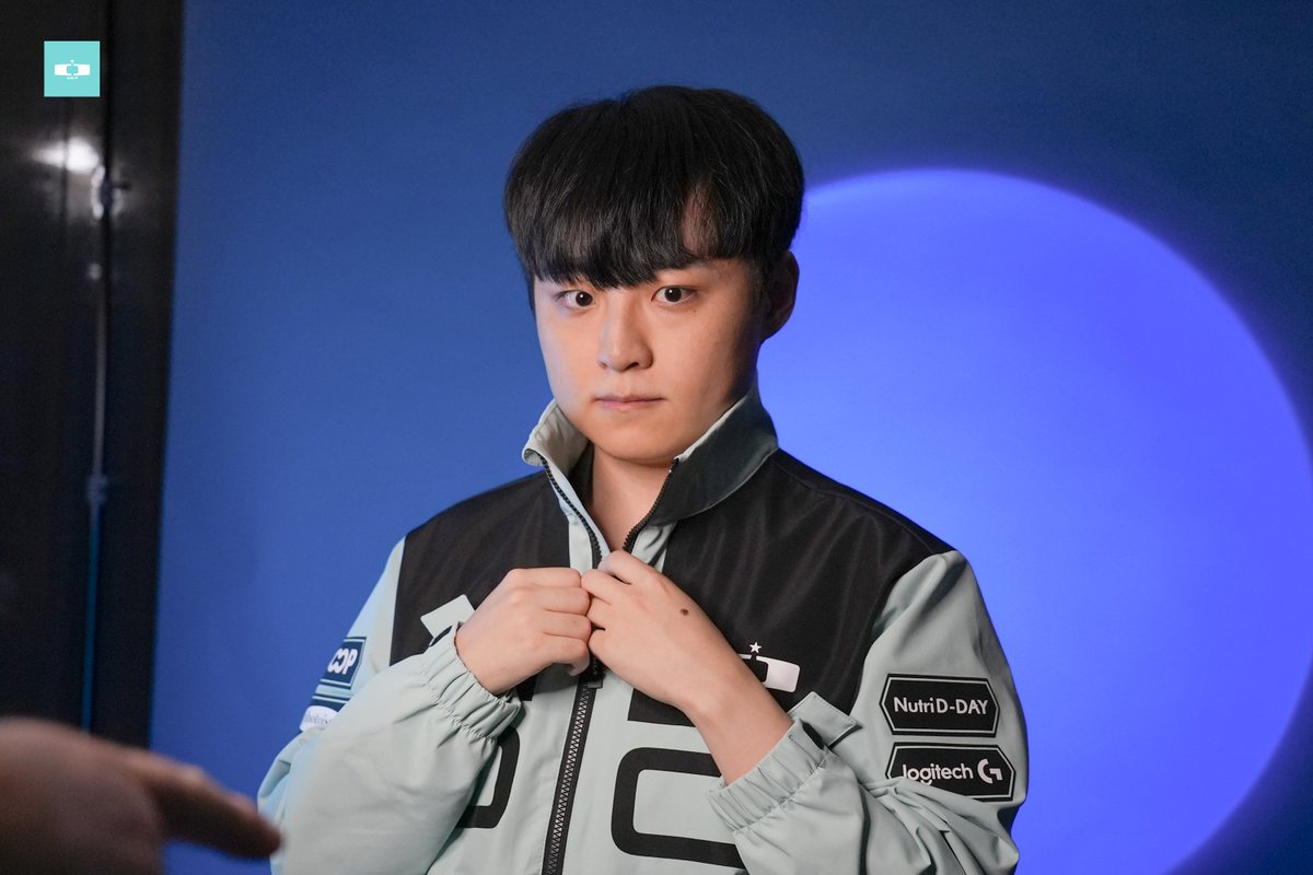 DplusKia's tweet photo. #DplusKia #DKWIN #BUILTTODEFY #Worlds2026 https://t.co/m1MPW7bQVi