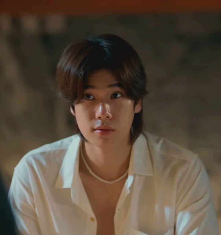_phuwink's tweet photo. since we noticed that peach dressed like this only once i cant help but think that
this was his attempt at dressing “pretty” for thee. he’d never been with a guy before and realising that he liked thee opened a whole new realm for him which involved trying this slutty outfit 😭😭 https://t.co/nLBIH8daU4
