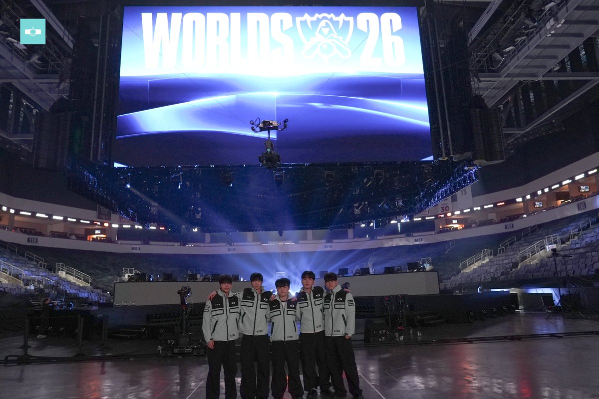 DplusKia's tweet photo. #DplusKia #DKWIN #BUILTTODEFY #Worlds2026 https://t.co/hrqfBMqOba