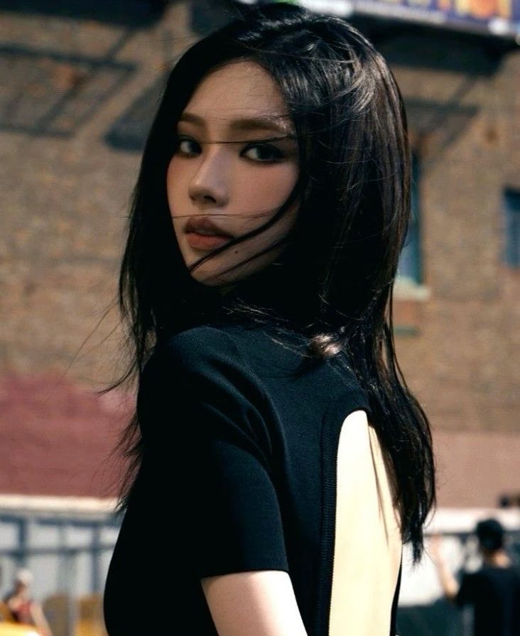 aechartdata's tweet photo. KARINA’s “UP” has surpassed 500M on demand audio streams globally, (via Chartmasters).

She’s the first and only 4th gen soloist to achieve this milestone. https://t.co/FIuFB6DiFi