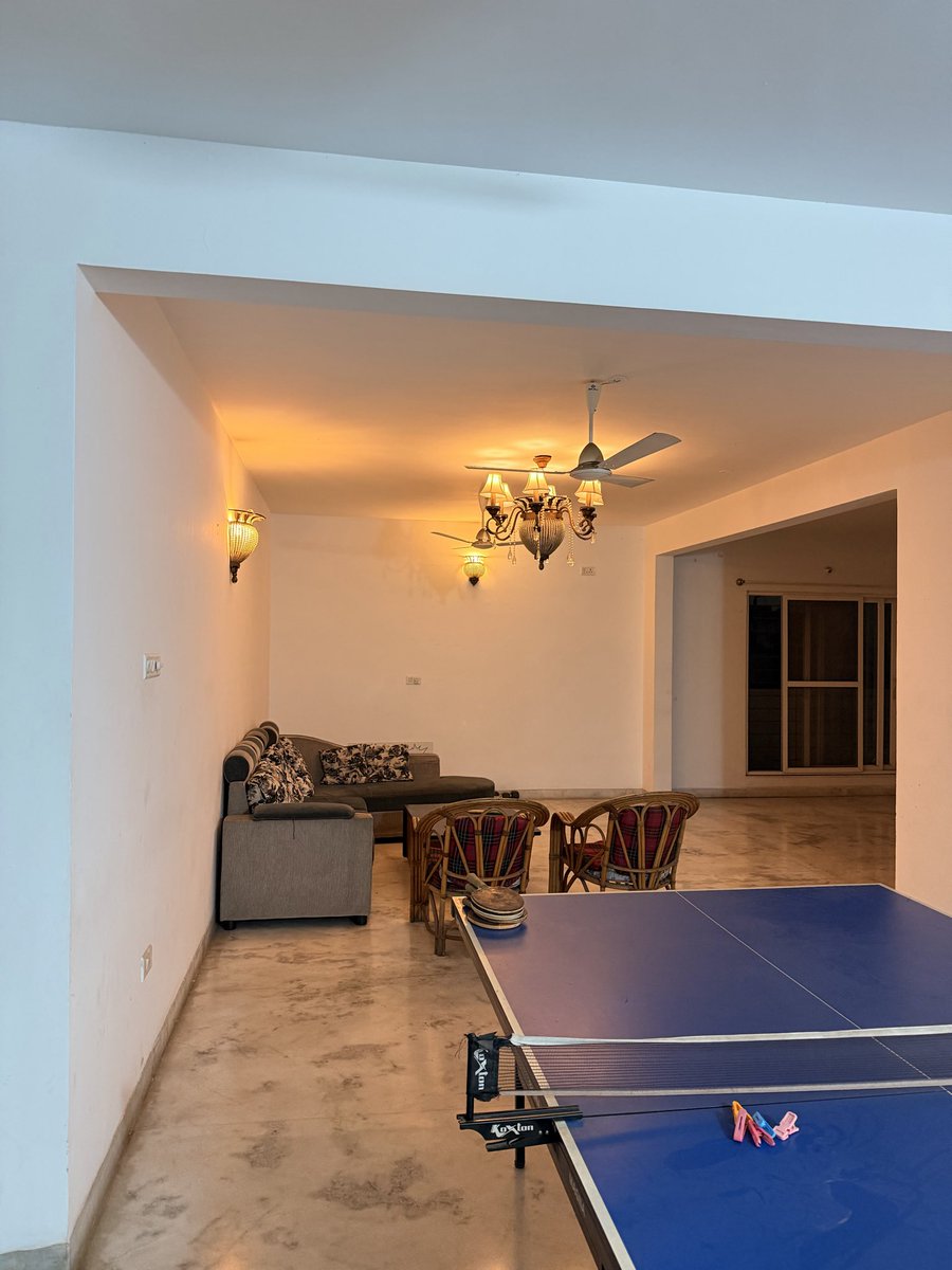 Narendramanglan's tweet photo. 🏡 Room for a male flatmate in 4 BHK duplex, BTM 2nd Stage, from Nov 1
 ₹20K rent | ₹50K deposit
 Cafes nearby, green street, rooftop sunsets 🌇
 Close to HSR, JP Nagar, Koramangala DM me!
@BangaloreRoomi @flatshareblr @GruhamBot @MIBangalore @fmrbangalore https://t.co/3C2EVRyTNd