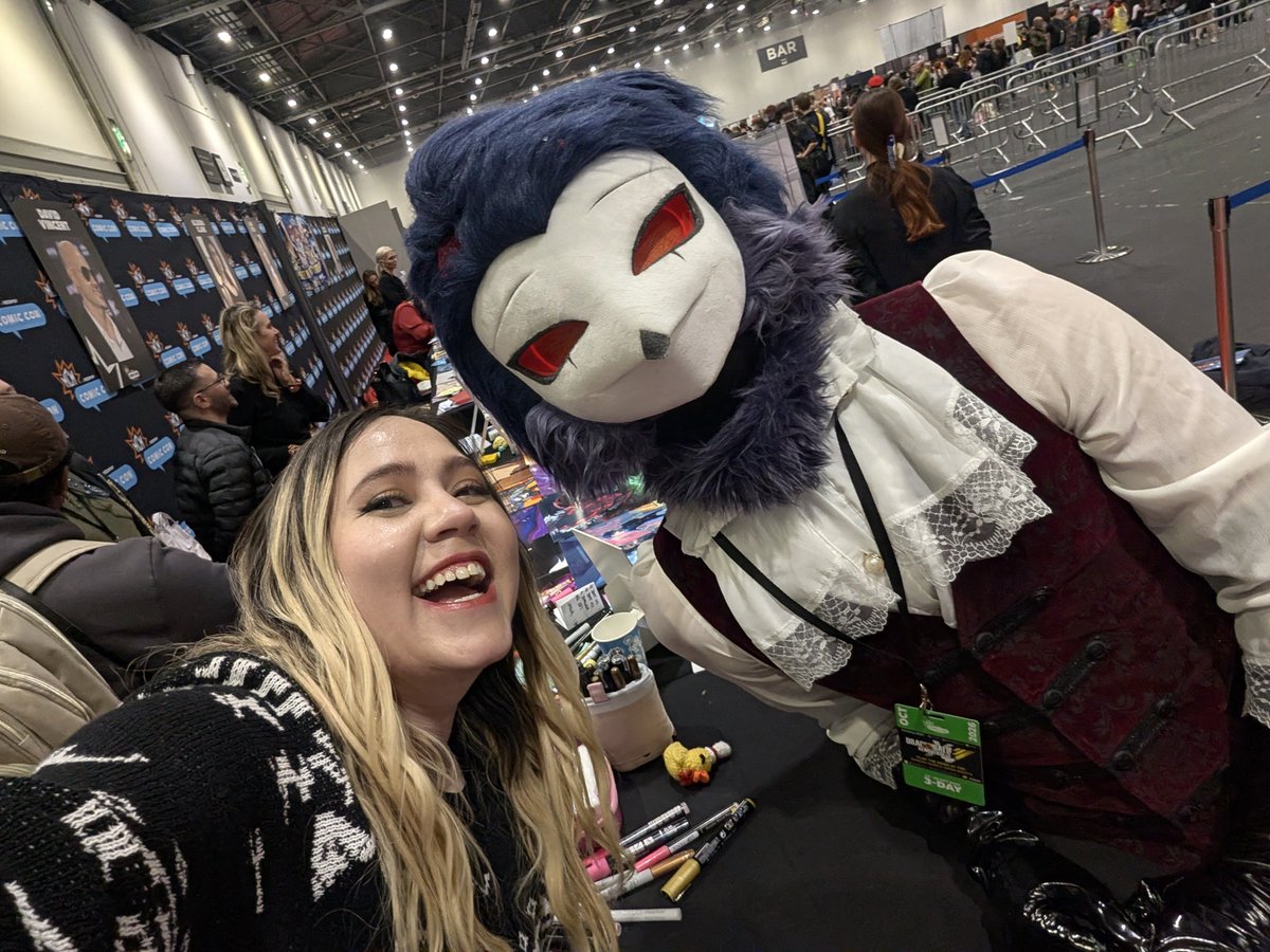 Terikchaos's tweet photo. A very very fun day @MCMComicCon https://t.co/Dd7UjybPbC