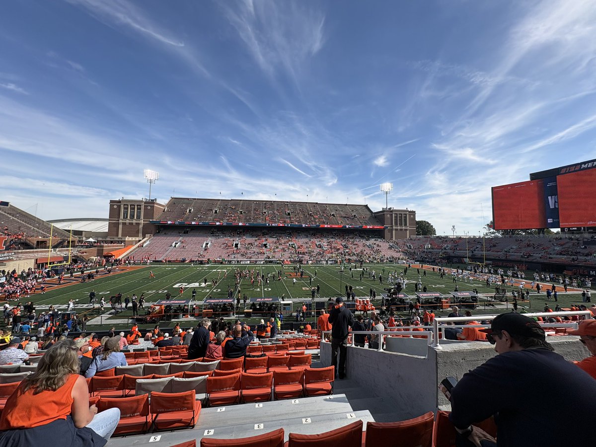 BlueChipHSFB's tweet photo. A member of Blue Chip Sports will be at the Illinois football game https://t.co/lJmILIqSnj