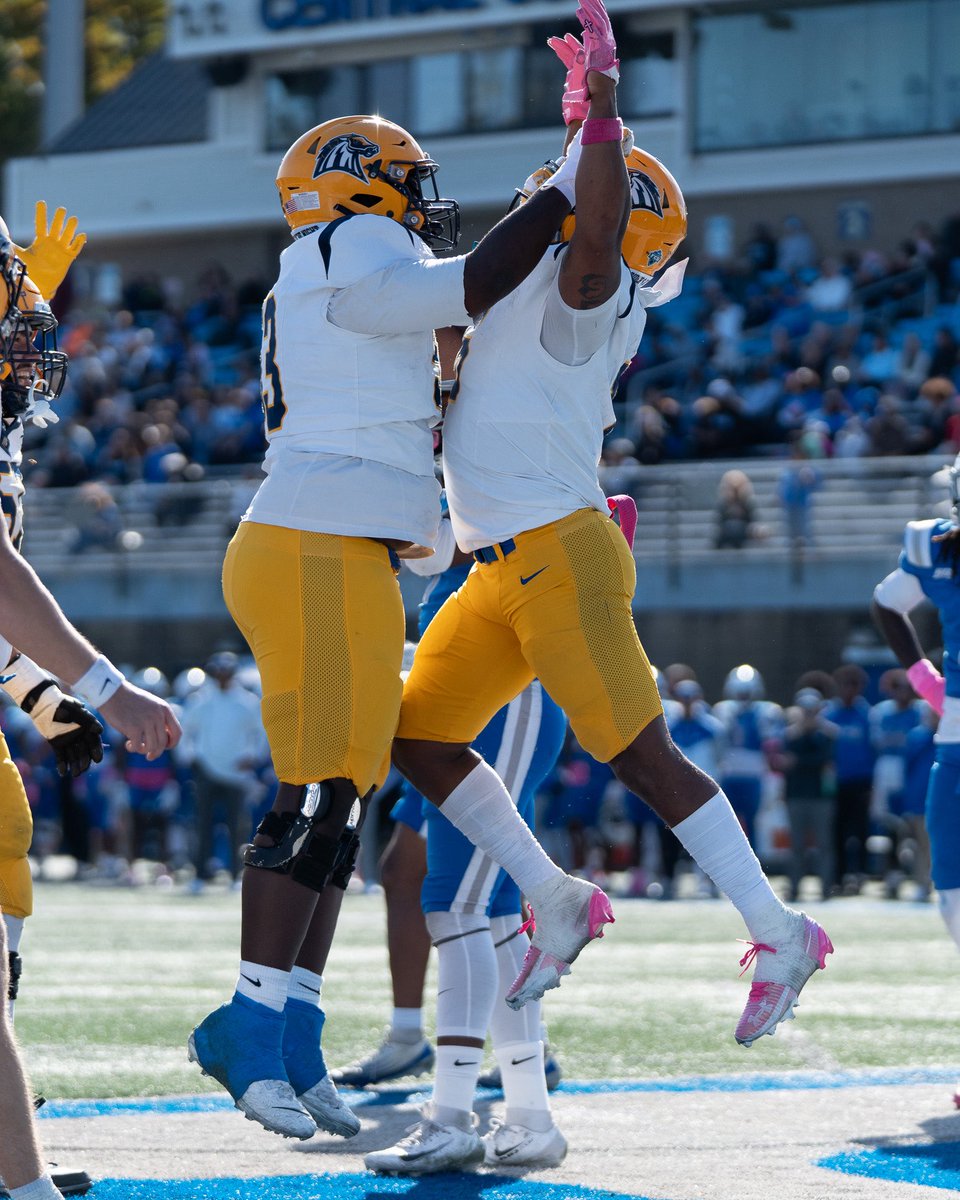 UNewHavenFB's tweet photo. Caleb Williams in for the touchdown and D'Arious Reed stays hot, converting the two-point attempt
#FindAWay | #FAST https://t.co/zukRjWgwAa