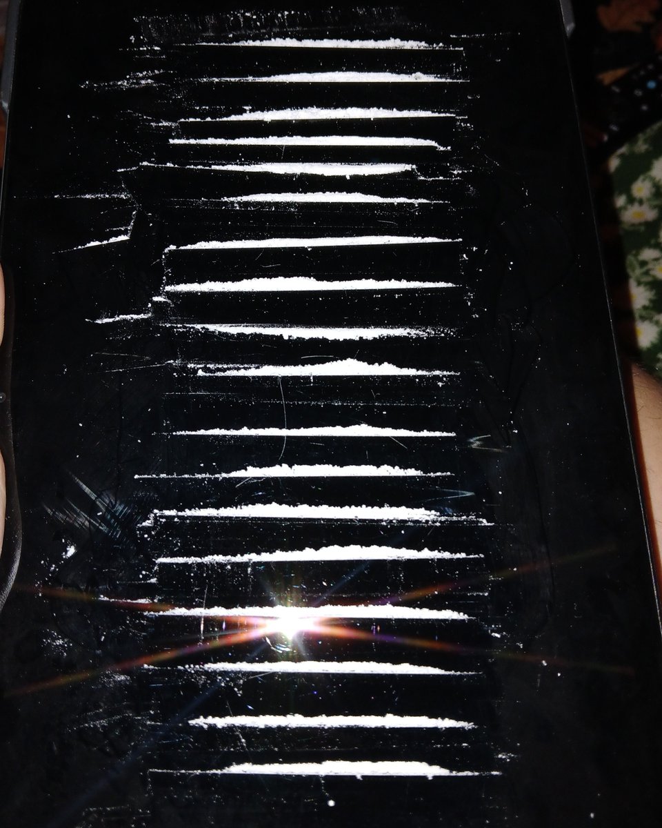 atsushistiger's tweet photo. Who want some 😋 #drugtwt #ket https://t.co/0nl3o7QBgB