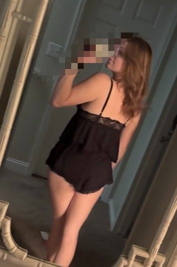 softmaisie07's tweet photo. Always changing into my new sleep sets the moment I get home 😋🖤 https://t.co/4ftC7opPjp