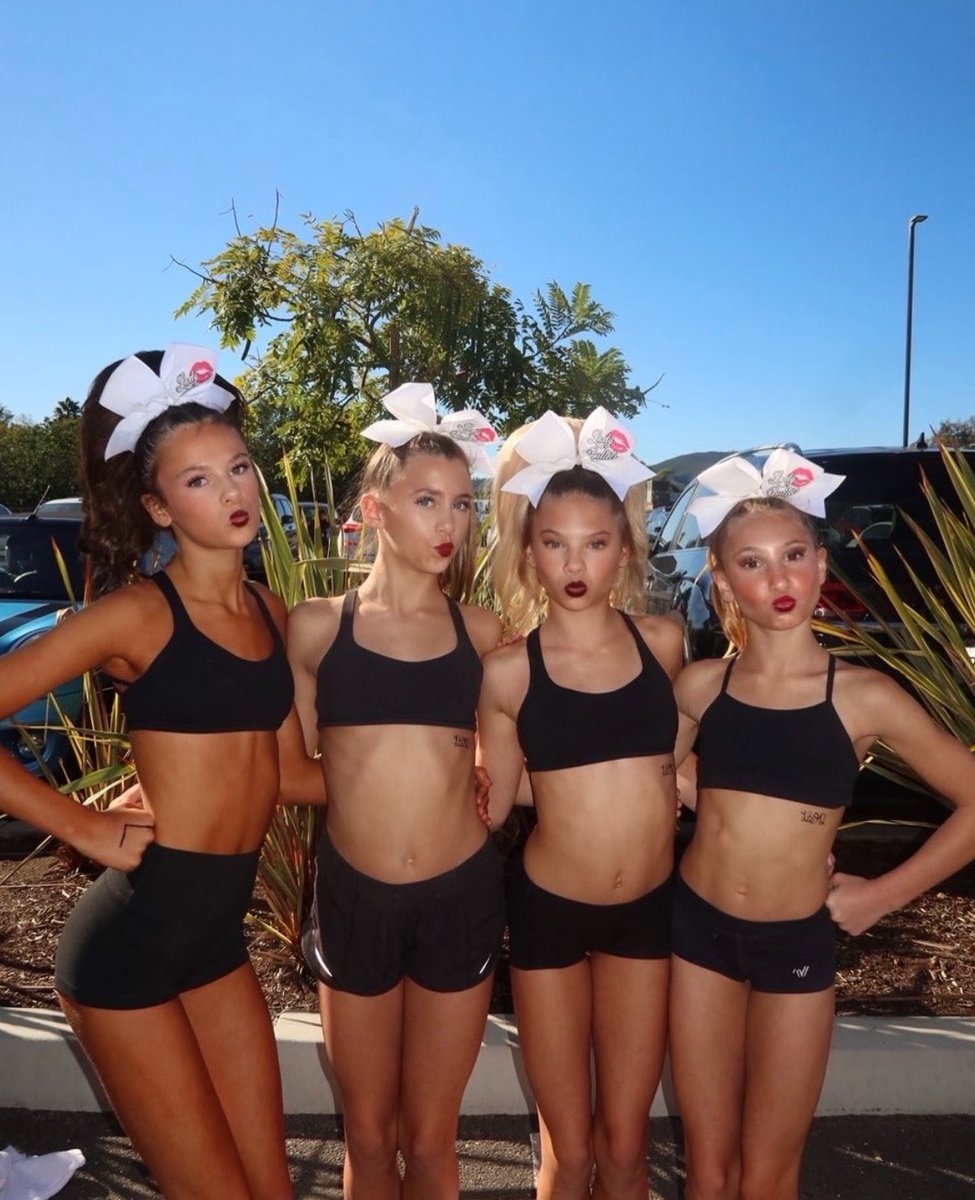 smoedallday's tweet photo. SAY HELLO TO THE NEW GENERATION OF LBADDIESSSSSSS 💋💋💋💋 https://t.co/QEpZkUYevP