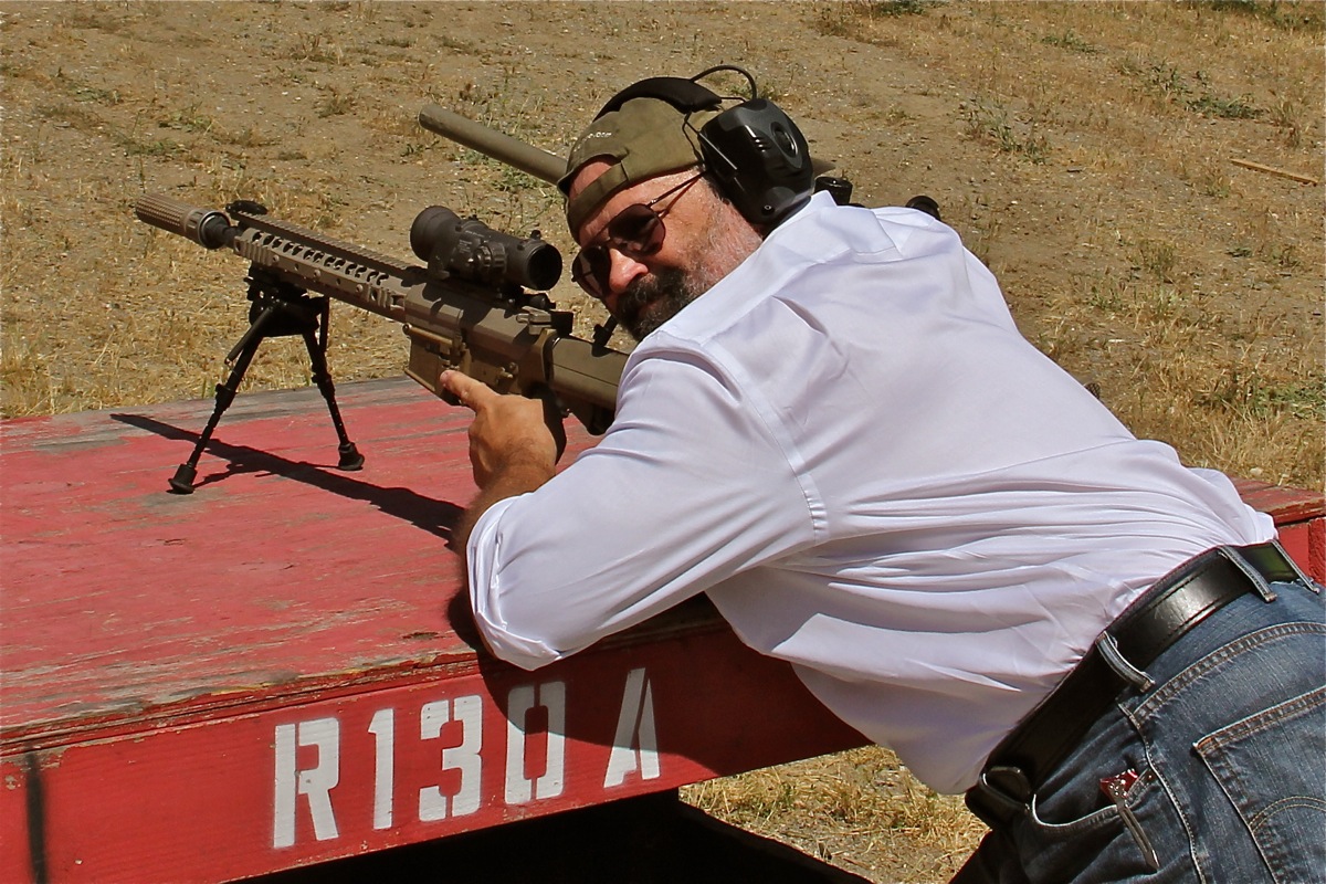 TeamToad's tweet photo. @learning_yohei Precision Rifle ... AKA "sniping".

Me at the sniper course at Camp Pendleton during MARSCO visitor's day.

My pistol and carbine technique could be better, but I got 100% on the sniper course. https://t.co/o9WBonuWW3