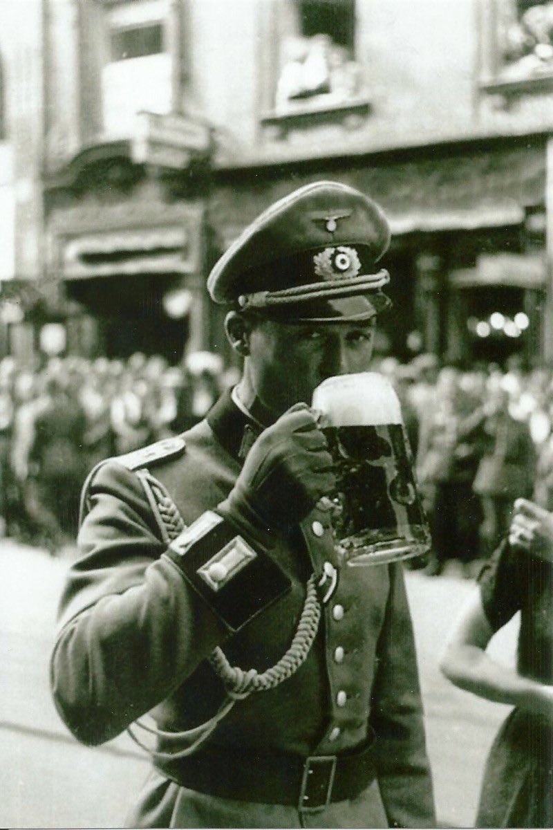 Ftrs45to's tweet photo. @smcenavres Hitler approves. https://t.co/LqYgyqABdw