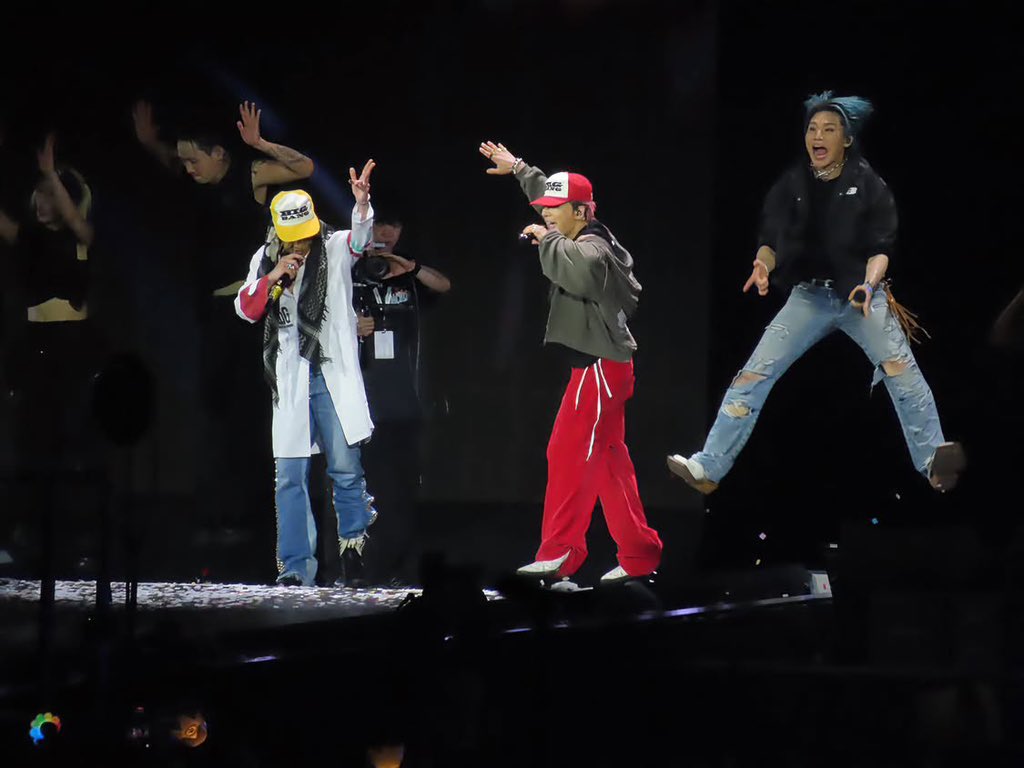 gdragoncg's tweet photo. i aspire to have as much energy as daesung has😭 https://t.co/mCS46Dk3tR