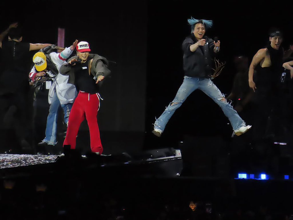 gdragoncg's tweet photo. i aspire to have as much energy as daesung has😭 https://t.co/mCS46Dk3tR