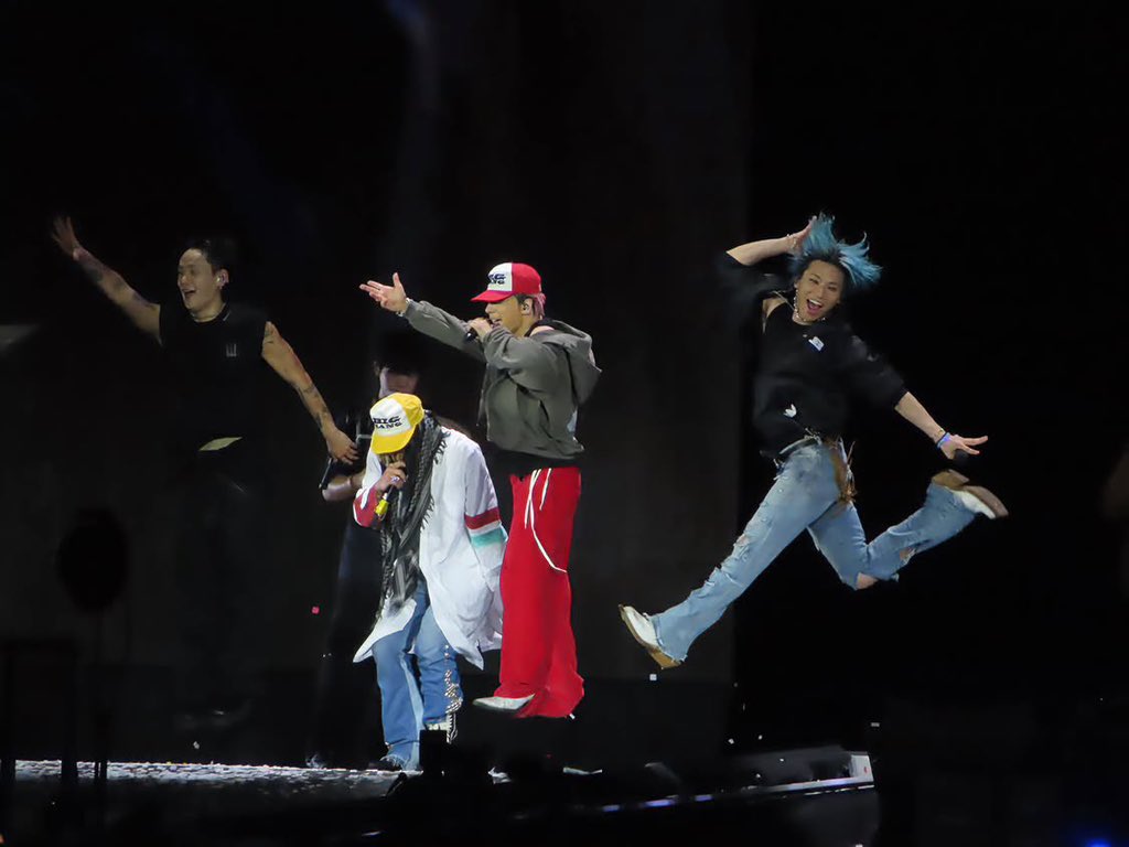 gdragoncg's tweet photo. i aspire to have as much energy as daesung has😭 https://t.co/mCS46Dk3tR