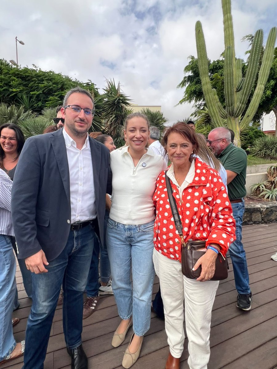 jos_calero's tweet photo. 💙 Hoy hemos contado en el PP de Fuerteventura, con la participación de @EsterMunoz85, y @MDominguez_Glez junto a los candidatos del PP al Senado y Congreso.
🤝Vamos a teñir la isla de azul y devolverle la voz a #Fuerteventura este 29N.
#PP #PartidoPopular https://t.co/KvIRJ0fKm4