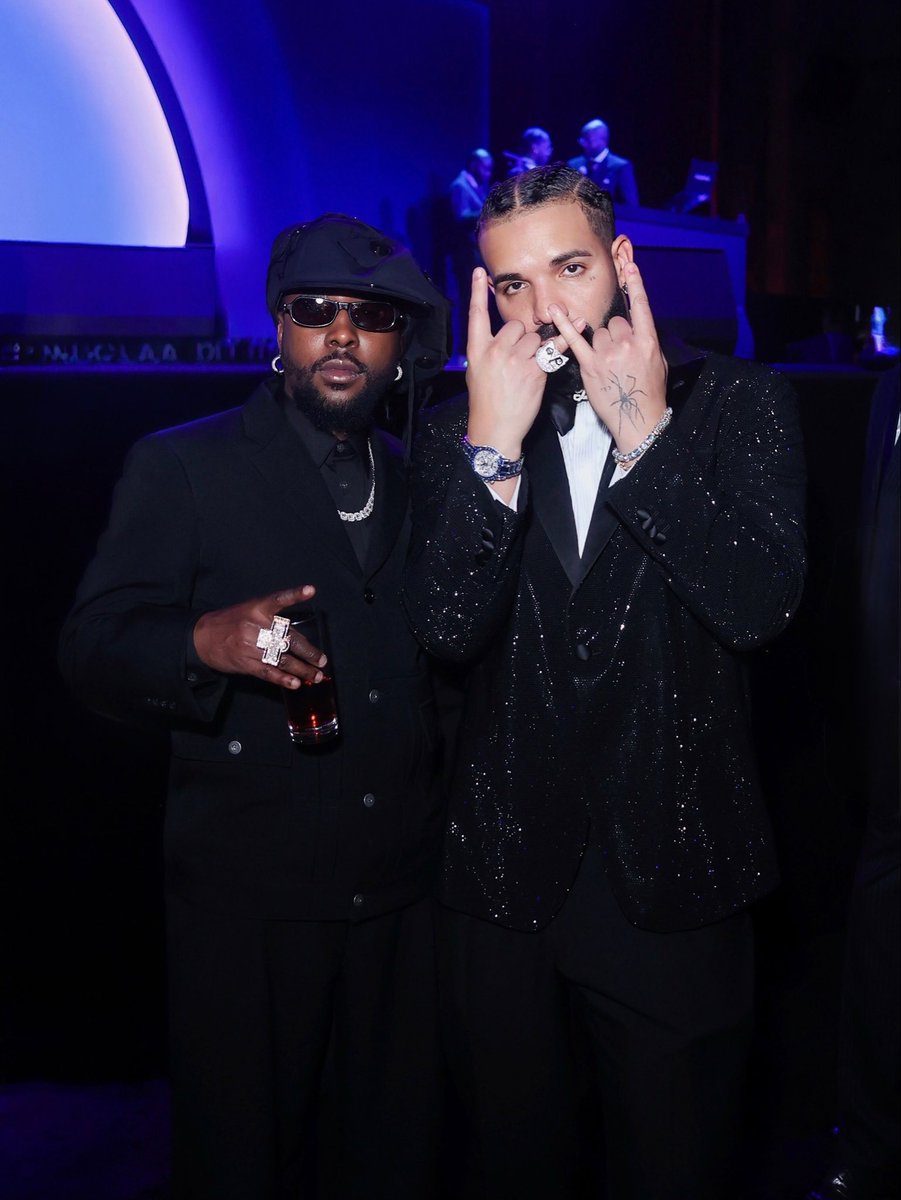DrakeConnect_'s tweet photo. Popcaan &amp; Drake on his 40th Birthday celebrations https://t.co/L3TaEm329w