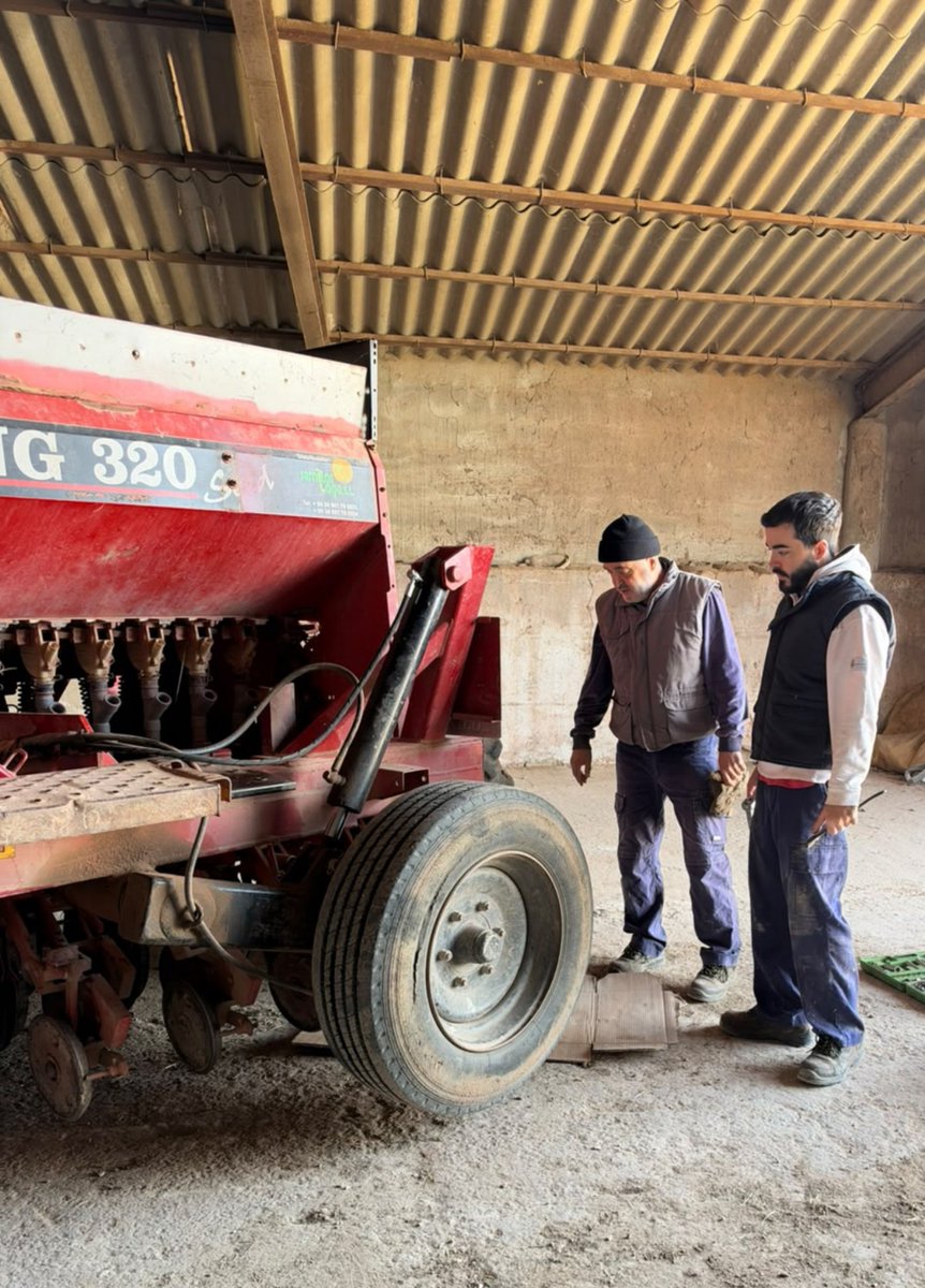 daniel_alda_'s tweet photo. Hoy era día de poner a punto la sembradora y cargar la simiente en el remolque...
Pronto empezará la siembra.
🌾🚜🇪🇦 https://t.co/lPFmU6SjVw