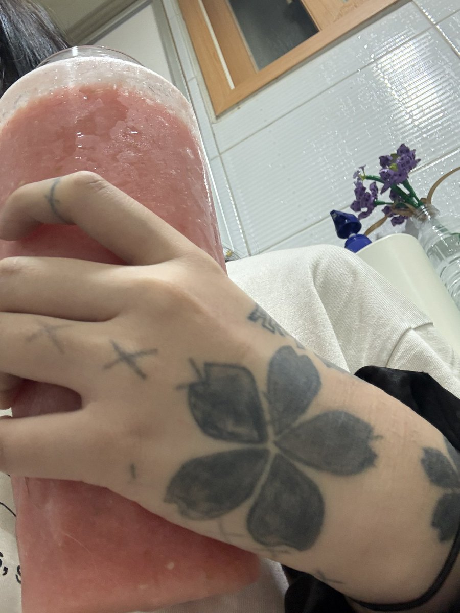 x278pipi's tweet photo. 1리터시킴 https://t.co/l45ur2mh45