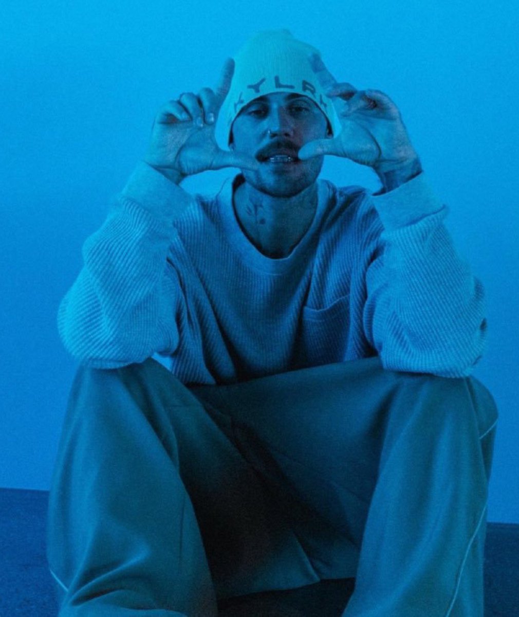 biebsdevotions's tweet photo. cute as hell                              what the hell https://t.co/B75drnxmni