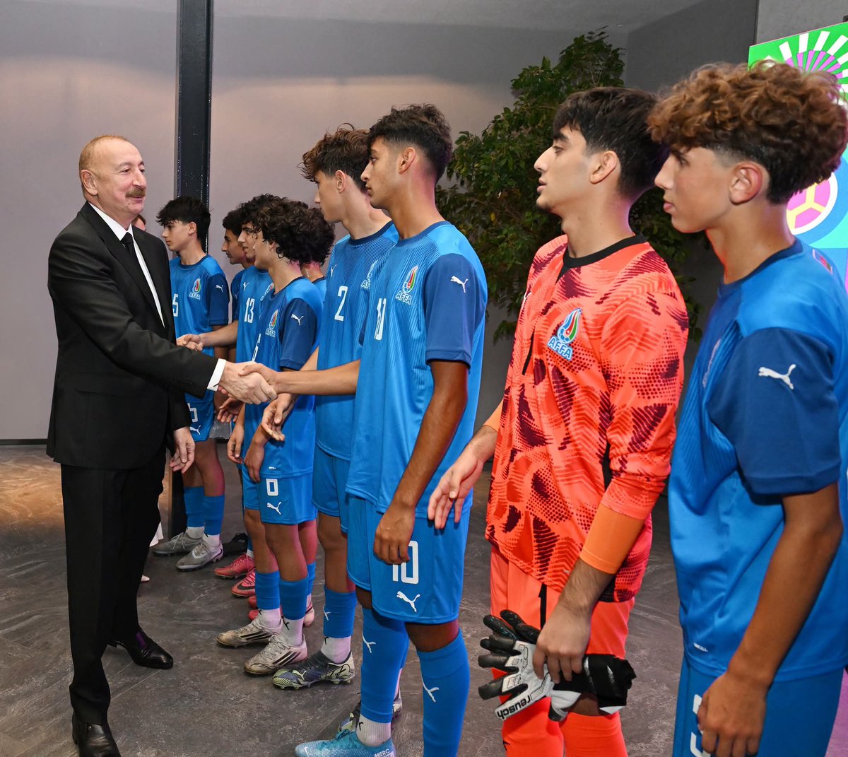 GDeliyev7229's tweet photo. Prezident İlham Əliyev FIFA U-15 dünya çempionatının və festivalının açılış mərasimini izləyib.

https://t.co/MYxdZkPWvJ https://t.co/oOLwD2A8Ve