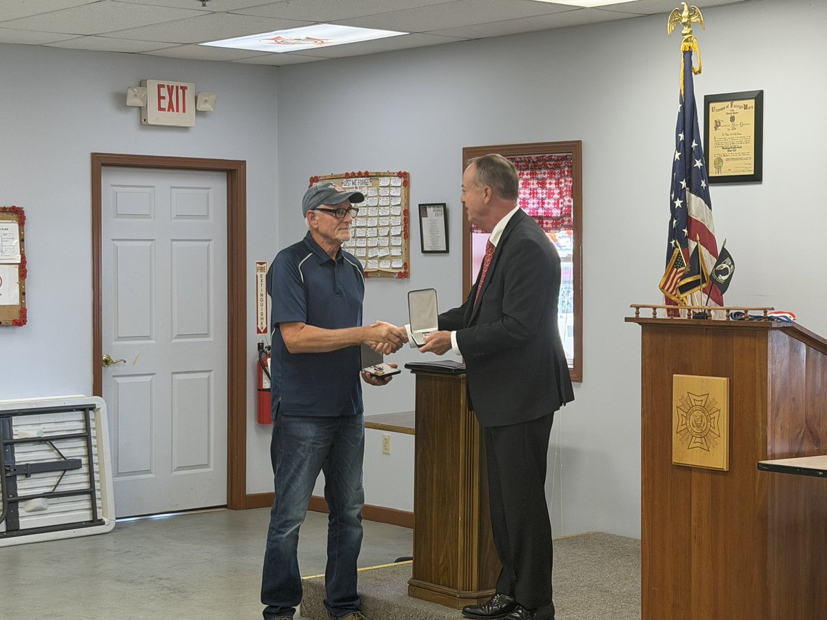 RepMessmer's tweet photo. Today, I had the honor of presenting Gary Long with the Purple Heart and Air Medal at VFW Post 1127 in Brazil, IN.

Our nation owes a tremendous debt of gratitude to veterans like Gary for their courage and sacrifice.

Thank you, Gary, for your service to our great nation! 🇺🇸 https://t.co/IBcyPgmi2o