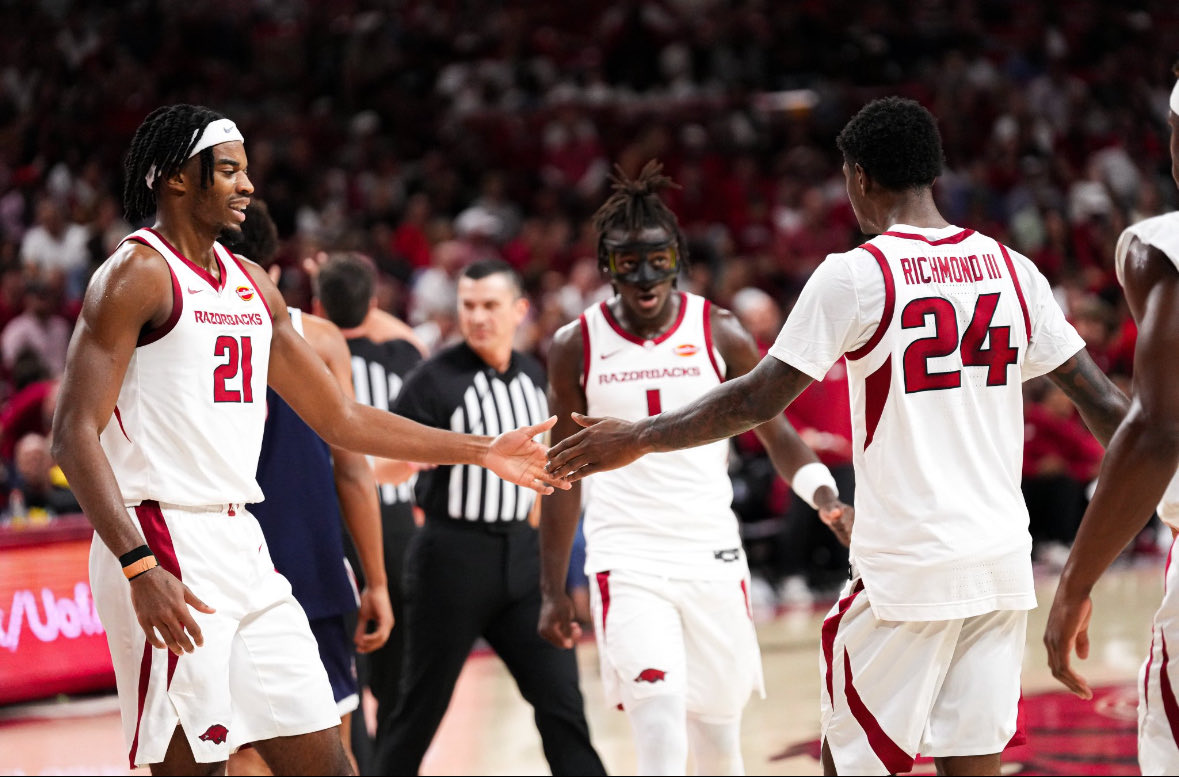 AbdouToureMuse's tweet photo. Abdou Toure vs Gonzaga: 

- 9 points 
- 4 rebounds 
- 2 blk+stls
- +/- (+14)
- 18 minutes

There’s just something different in the way he plays the game. His lift on his shot and his athleticism is just off the charts 📈 https://t.co/kBFRJ0IL6j