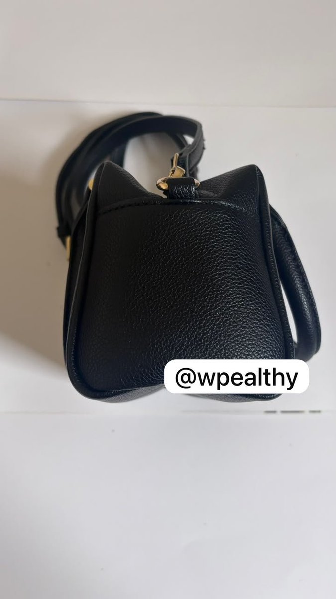 wpealthy's tweet photo. Si mungil yang ternyata muat 2 hp, 1 pouch makeup mini dan powerbank.
2 in 1, bisa handbag dan bisa slingbag

https://t.co/FcPM3sTj42 https://t.co/evJqC60su0