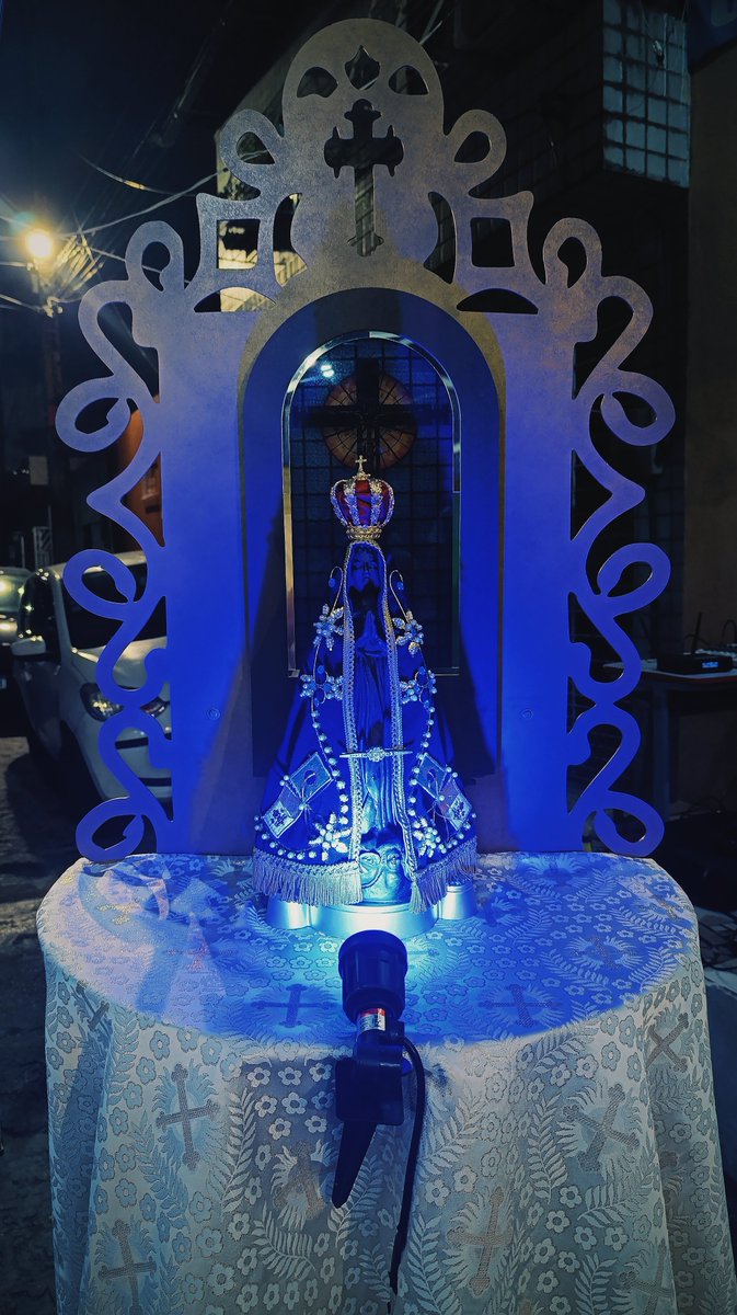 loonabappe's tweet photo. Rogai por nós, santa mãe de Deus
Para que sejamos dignos das promessas de Cristo
Amém.

Que Nossa Senhora Aparecida, padroeira da nossa nação, cubra o Brasil com seu manto sagrado amanhã e sempre. 💙🇧🇷 https://t.co/q2mGbeUBb9