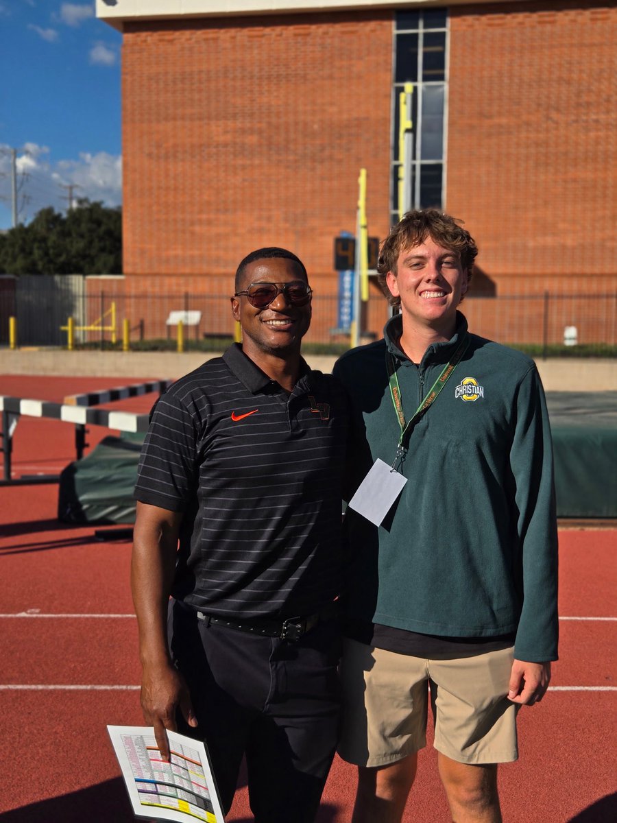 ColeFornelli's tweet photo. Blessed to receive an offer from the University of La Verne!! @OC_Knights_FB @coach_dschuster @CoachDanny10 @CoachJPRoberts @RSanchezULV @ULV_Football https://t.co/qfAyeIGZ0Q