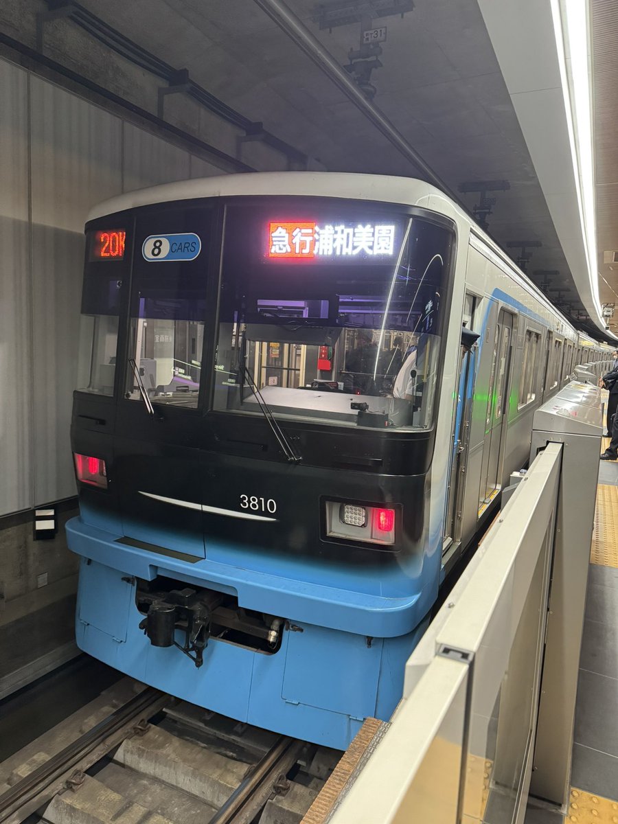 209nambu_naha53's tweet photo. 先週のハイライト(前半)
⚪︎月曜日⇒相鉄からの急行浦和美園行き(東急5080系)
⚪︎火曜日⇒相鉄からの急行浦和美園行き(東急3000系リニューアル車)
⚪︎水曜日⇒相鉄からの急行浦和美園行き(東急3000系)

前半全て目黒線かつ急行浦和美園行き https://t.co/48nv2yg69V