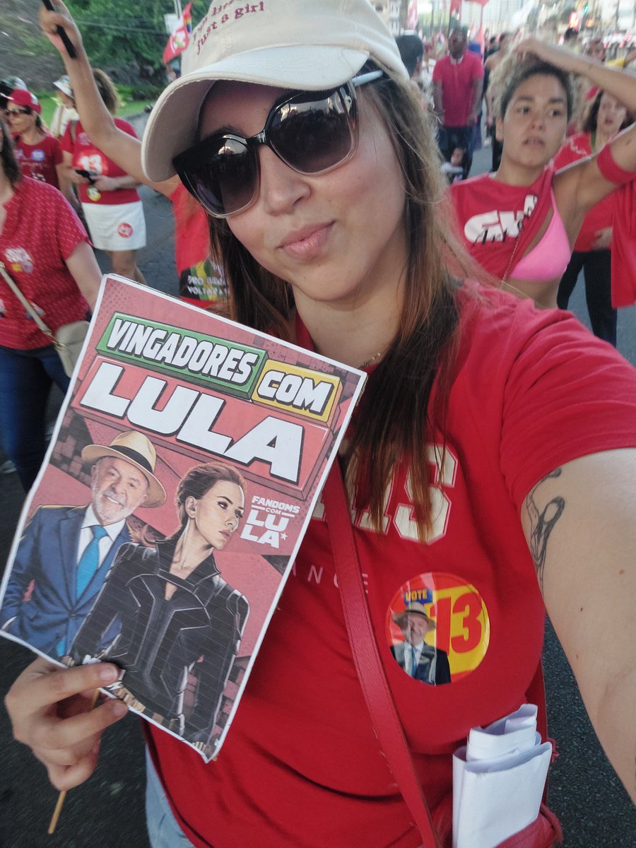 scarlyevans's tweet photo. VINGADORES E FÃS DA VIÚVA NEGRA COM LULA ⭐♥️ https://t.co/kCfLxDUzjA
