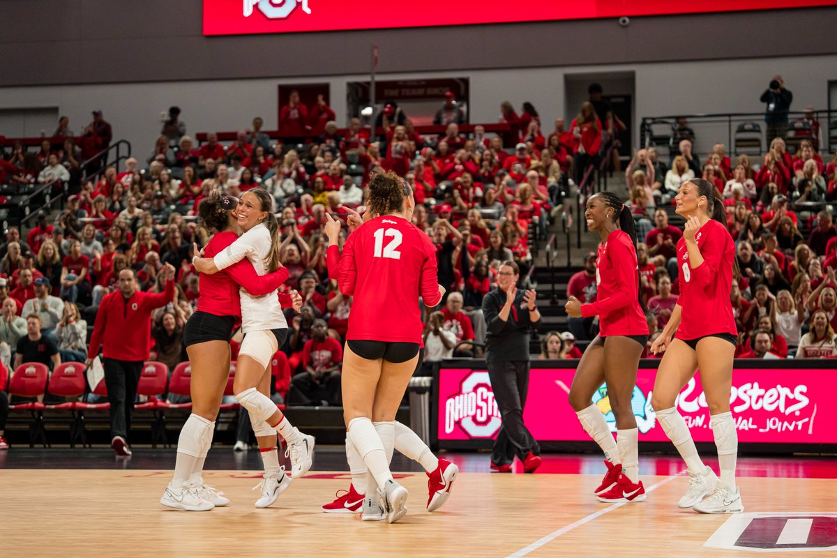 OhioStateWVB's tweet photo. Oregon takes the second set 25-23.

We're tied 1-1 heading into the 3rd set.

#GoBucks https://t.co/y32zDuc4ty