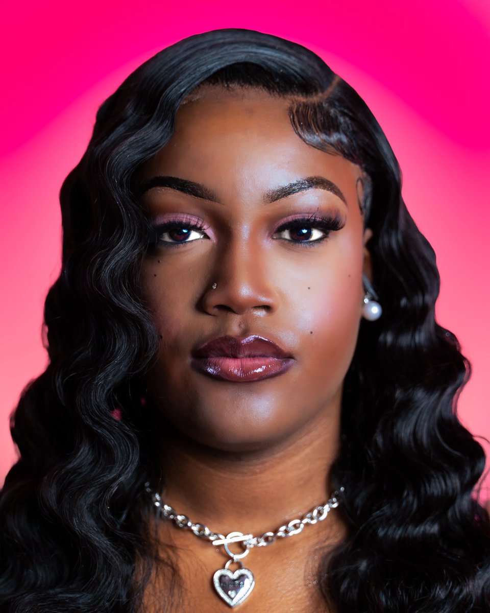 nettyfanon's tweet photo. Birthday captures for my sister 🩷 when I shoot her I know that my creativity will be tested 📸🧠 Tried a few different lighting set ups to achieve these looks! https://t.co/PVoXtlmxty
