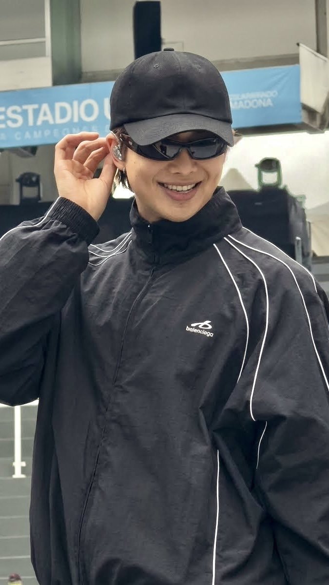 inluv4joon's tweet photo. Sou tão apaixonada por ele 🤍 https://t.co/k5PFjdxPqM