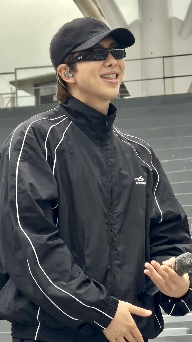 inluv4joon's tweet photo. Sou tão apaixonada por ele 🤍 https://t.co/k5PFjdxPqM