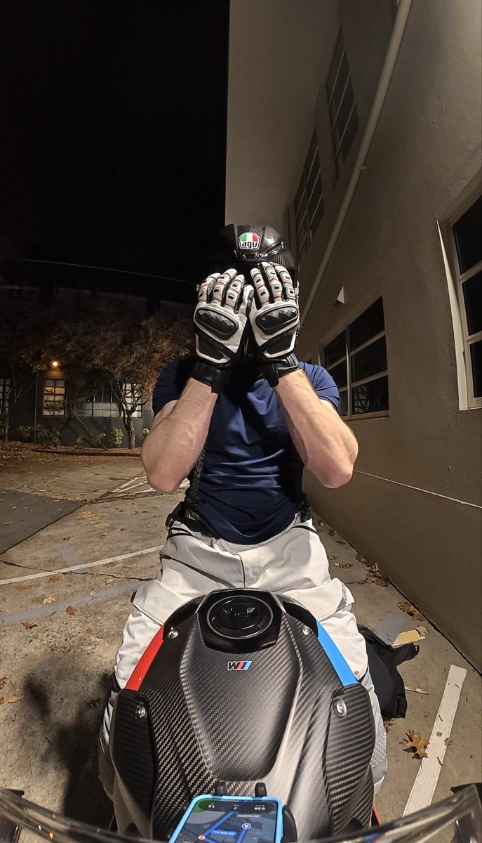 augber2002's tweet photo. Peekaboo, hi there 🤍 https://t.co/9jisPDNxzb