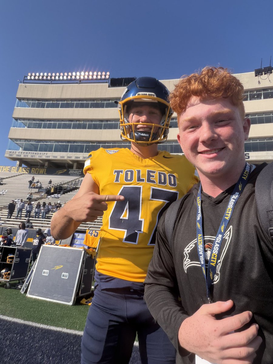 JacksonArvin_LS's tweet photo. I had an amazing time @ToledoFB today. It was great to chat with @CoachMattUlrich, @LoganM_CFB, @maxwell_allen34, and @MarkusMeincke1. I loved hearing about all the great things going on in Glass City! Great W today too! @SpecialTeamsU @GP_Recruiting @Ryle_Football https://t.co/zOK2BMEGnE