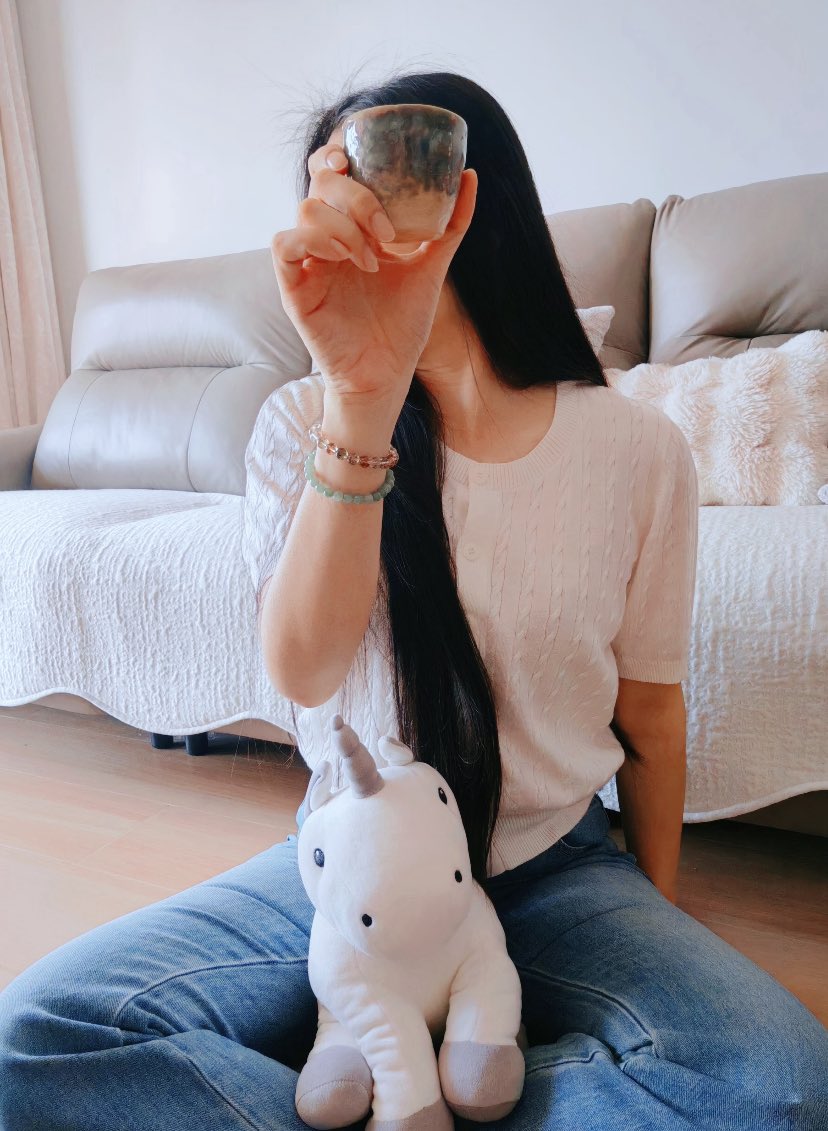 Banzuren's tweet photo. 还是回到自己家里舒服。
女人结婚之后，再回爸妈的家就成了客人。
昨晚回到家收拾完上床都快十二点了，老公还要。
进入我的时候他叹了一口气，我问他怎么叹气了呀？
他说在自己的家里操自己的老婆舒服呀！去一趟你老家，想和你亲热一下都没机会。 https://t.co/vJmCJcfF8L