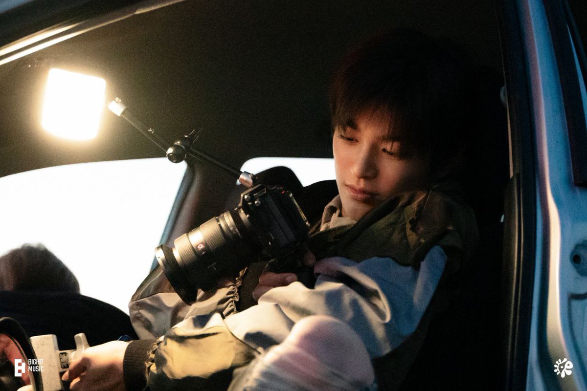 ahnkeodho's tweet photo. A quiet frame of freedom and youthful wonder, captured beneath an endless sky. ✶ In the *CORTIS* “JoyRide” Official MV Photo Sketch, the open landscape becomes a canvas for movement, spontaneity, and the simple thrill of being somewhere new. Dressed in layers and earth tones. https://t.co/Lcn1jjn5U1